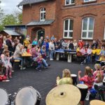 Frühlingsfest in der Archimedes Grundschule und im...